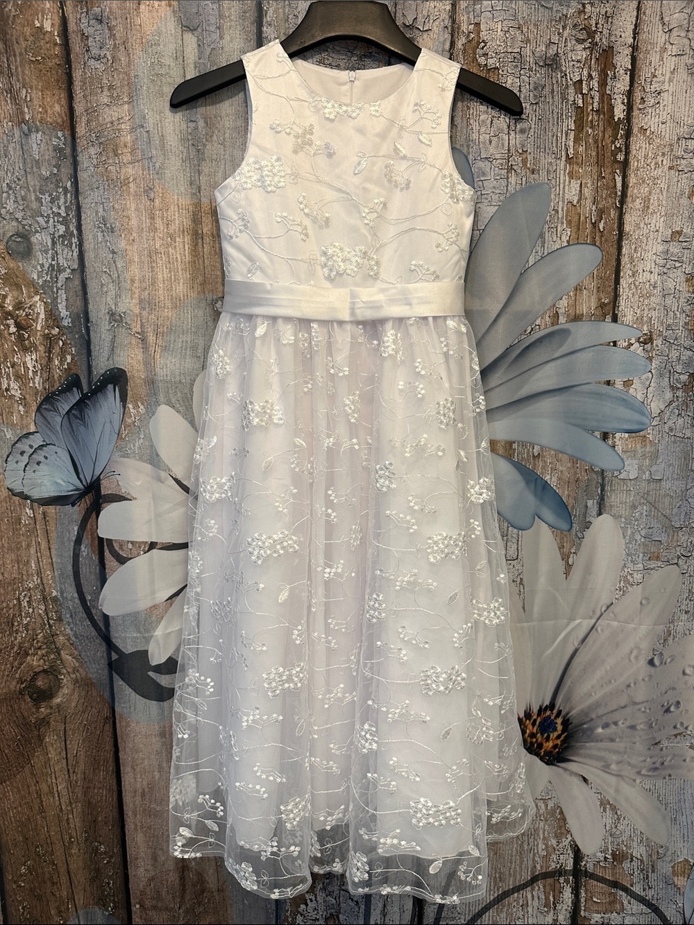 Girls White Floral Embroidered Sleeveless Dress